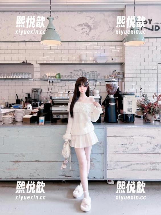 泳衣写真福利大放送，快来和Min.E (민이)一起享受阳光与海滩！